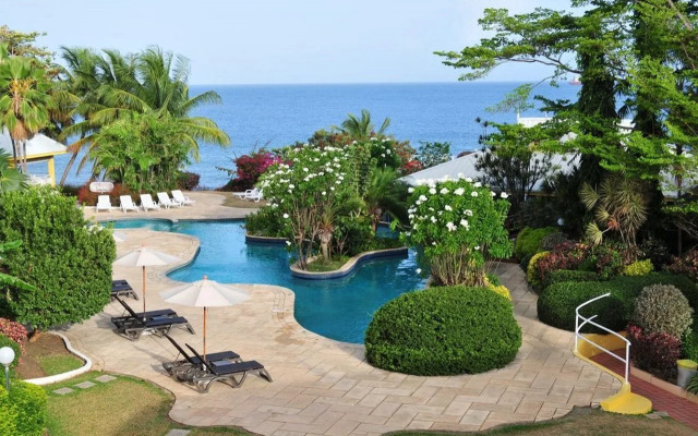 Tropical Beach Hotel