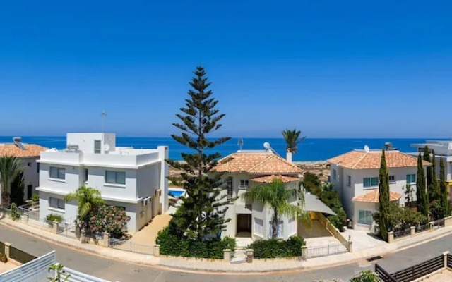 Nireas Seaview Villa