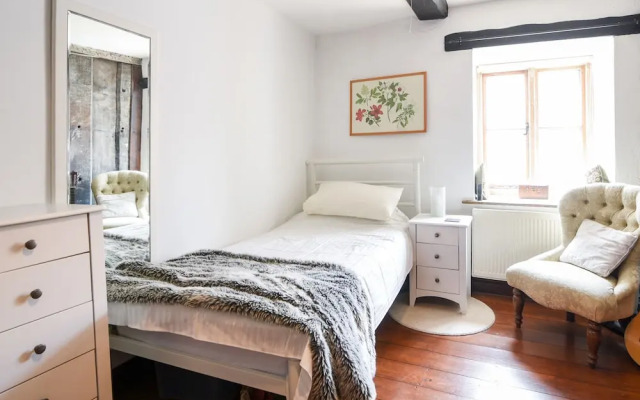 Apt 1 44/45 Coombe Street