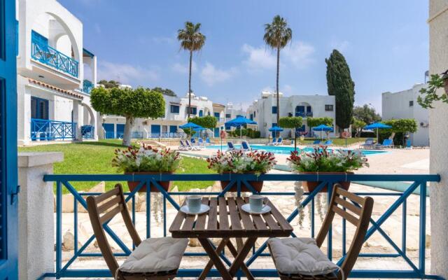 Sea Breeze 1-BR Apt in Pyla