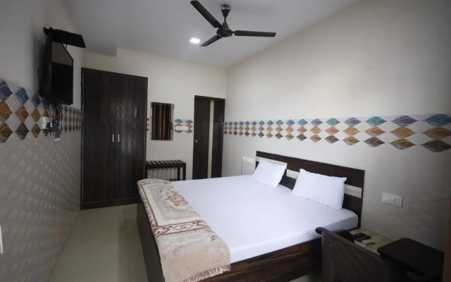 Hotel K Fort by OYO Rooms