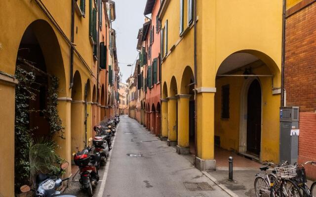 Sotto i portici di Bologna