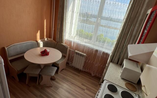 Апартаменты на Верхней Набережной 145/1