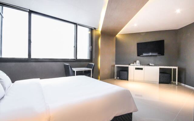 Yeongdeok Gangguhang Cloud Hotel