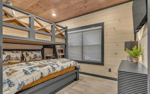 Pigeon Forge Large Cabins