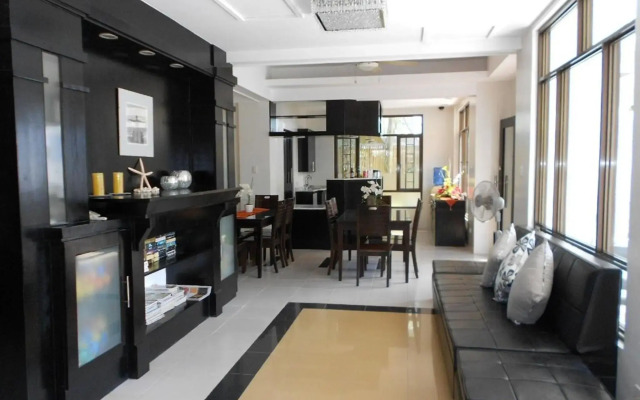 One Crescent Place