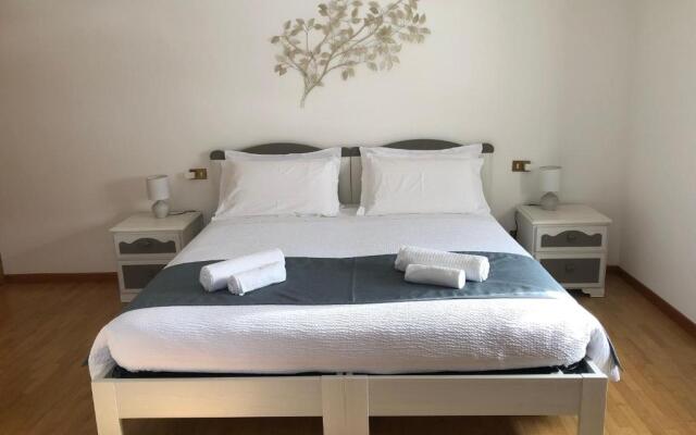 A DUE PASSI Room & Breakfast