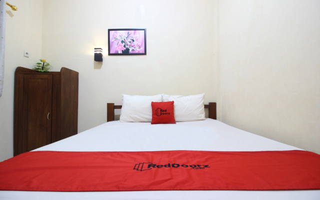 RedDoorz @ Jalan Parangtritis