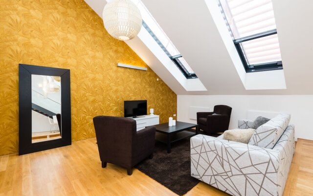 Karlin Residence by TKC