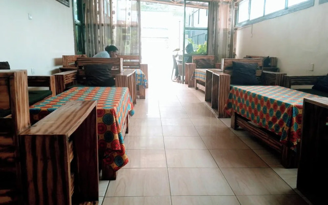 HOTEL DE SILVER BOTIQUE KiGALi