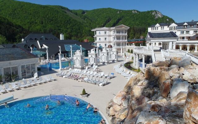 Aphrodite Palace