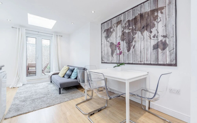 Clapham 2Bed with Patio by BaseToGo