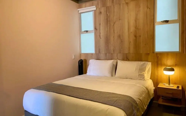 Captivating 3BR With Balcony n fan in Laureles