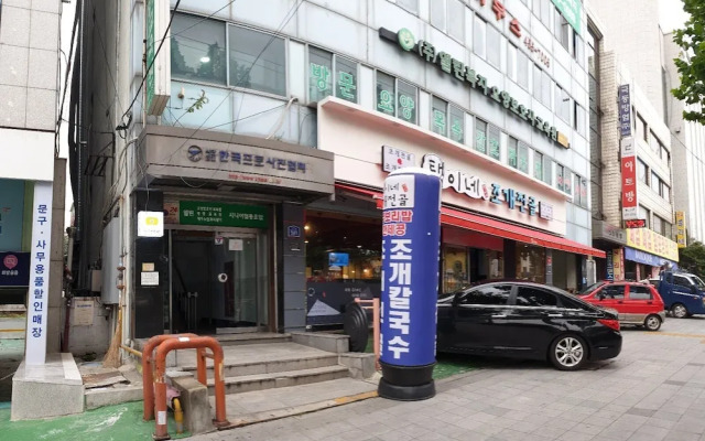 hotelImage