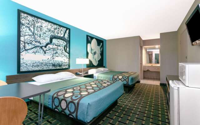 Super 8 by Wyndham Brunswick South/I-95