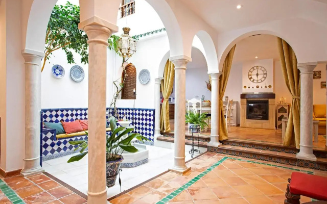 Morayma House Terrace with views to Alhambra - Hotel in Granada - Photo 2