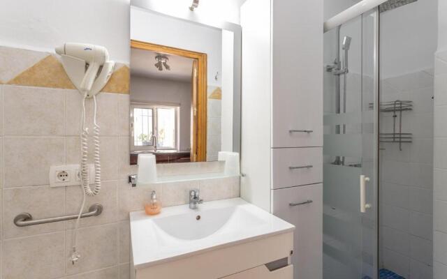 Apartment 250 M from the beach