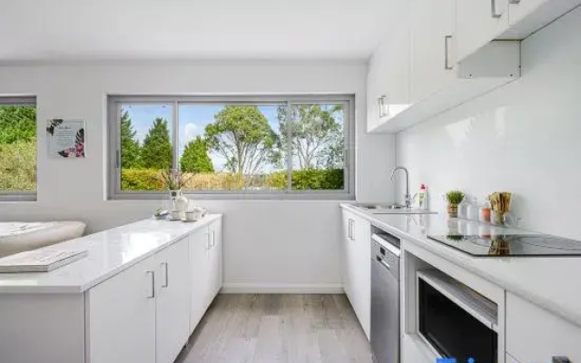 Collaroy 3Br Beach Home with Large Pool