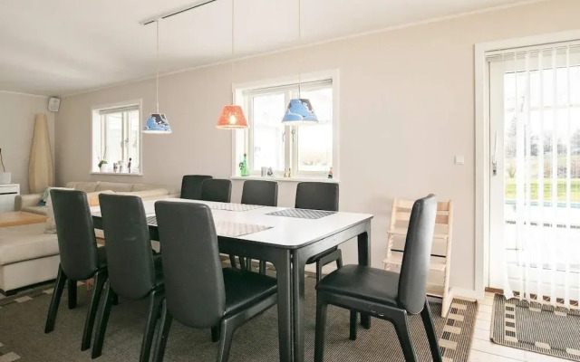 10 Person Holiday Home in Rodvig Stevns-by Traum