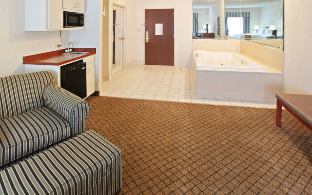 Holiday Inn Express Hotel & Suites Camden by IHG