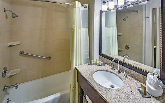 DoubleTree by Hilton Hotel Modesto
