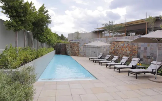 Moloko Executive Apartments & Hotel