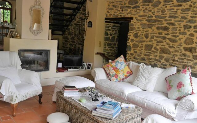 Wonderful 4 Bedroom Villa & separate guest house Villa Thalia