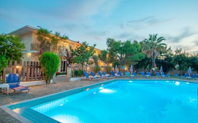 Splash Pool Bar
