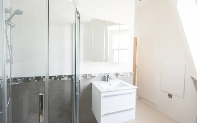 The Soho Loft - Elegant Modern 1bdr in Soho