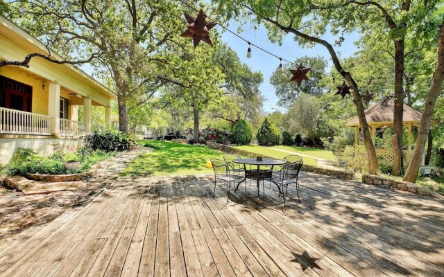 Historic Austin Home by RedAwning