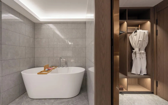 WorldHotel Quancheng Sqr Kuanholi Branch