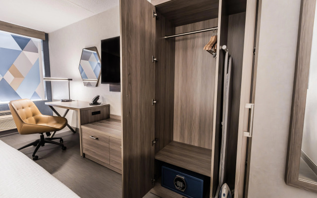 Holiday Inn Express Toronto - North York by IHG