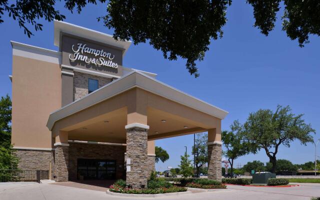 Hampton Inn & Suites Dallas Market Center