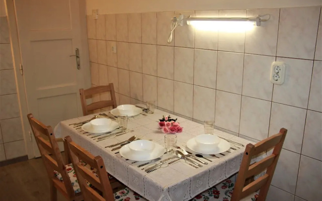 Duna Szecsi Apartmant