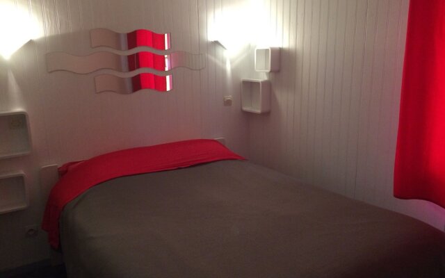 Chalet Orange Naturiste la Jenny