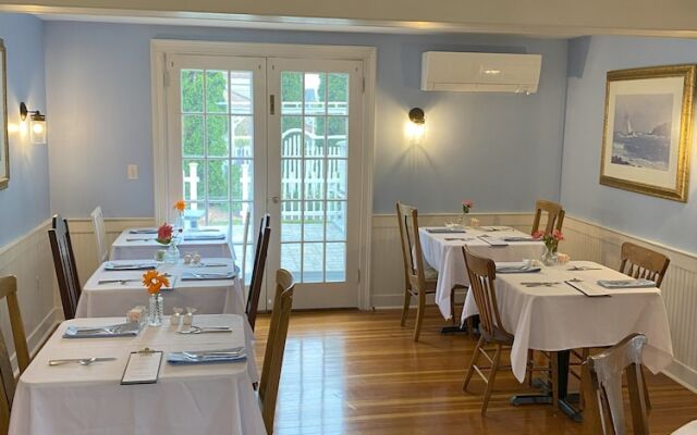 Spouter Inn Bed & Breakfast