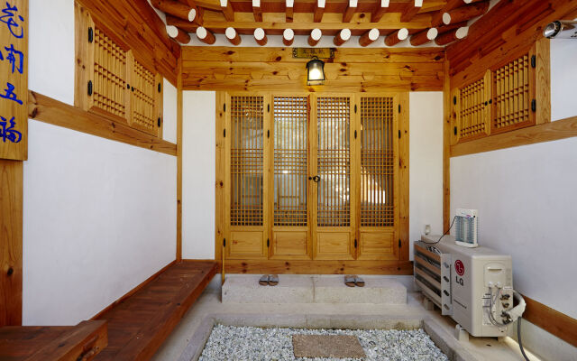 Hanok 24 guesthouse Gyeongbokgung