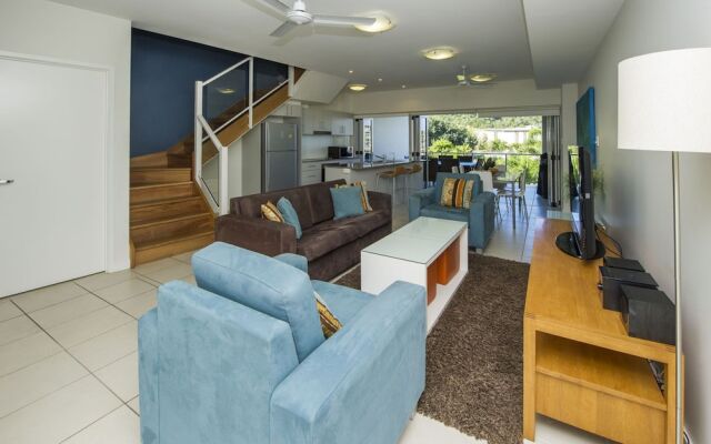 Beachside Magnetic Harbour Holiday Apartments