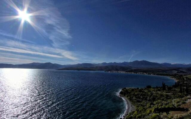 Luxury seafront house nearby Delphi