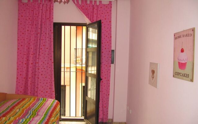 Alfalfa Deluxe Suite by Valcambre