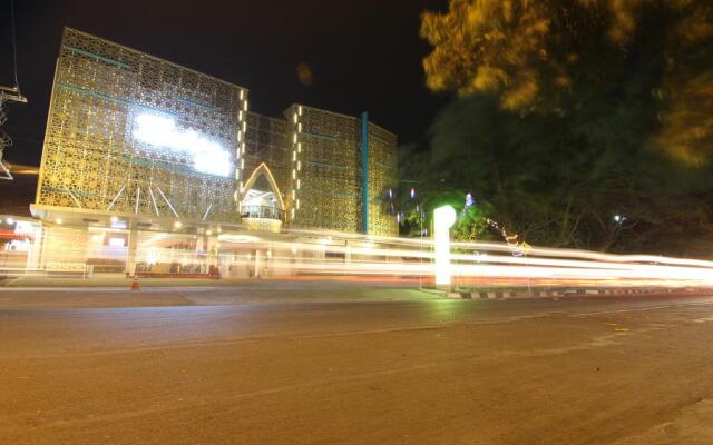 Grand Amira Hotel