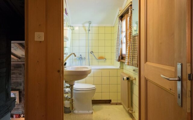 Big Luxurious Chalet in Schönried