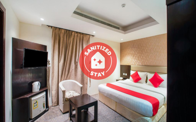 OYO 200 Majestic Houses