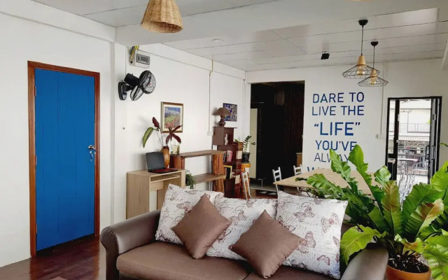 Blue Melon Cafe & Hostel