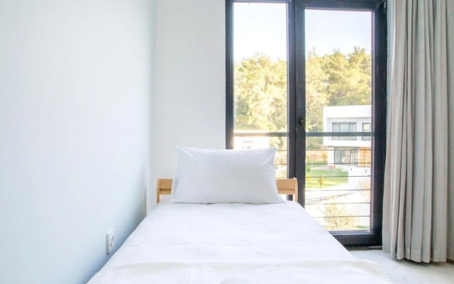 Sleek Flat w Garden 5 min to Beach in Milas