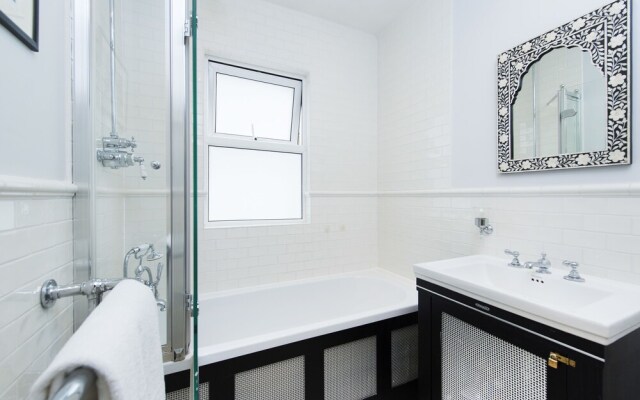 Gorgeous Modern 5BR Family Home