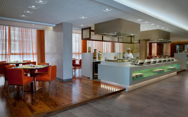 Centro Al Manhal by Rotana