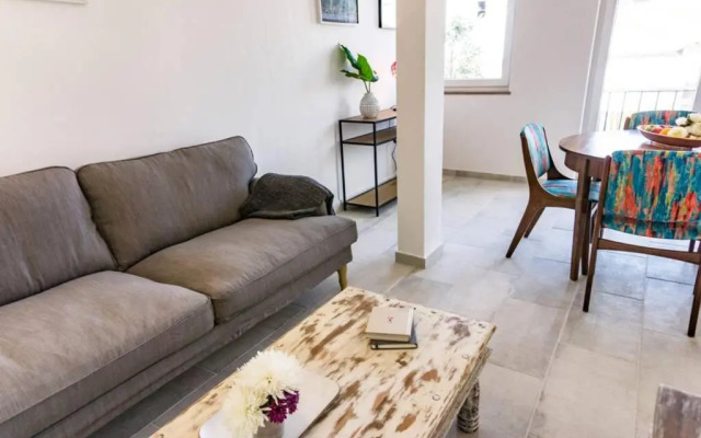 Lalitana Center Apartment