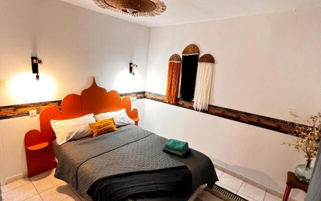 Villa sur la colline avec terrasse et jacuzzi