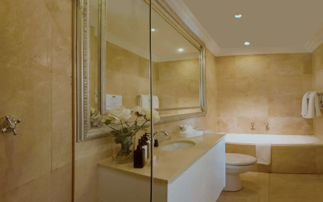 The Clarendon - Fresnaye